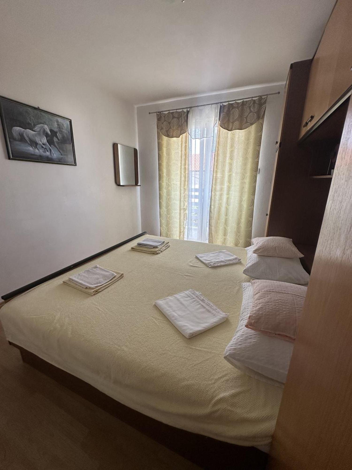 Apartmani Ira Crikvenica Exterior photo